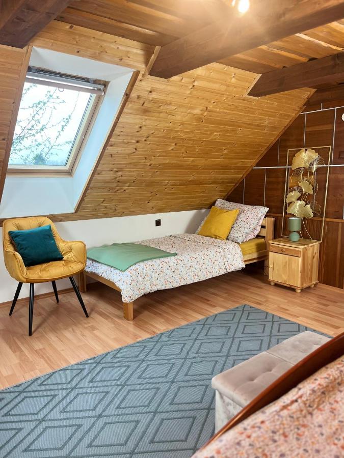 Vidiecky dom AlexSandra - ubytovanie v súkromí Liptovska Ondrasova Exterior foto